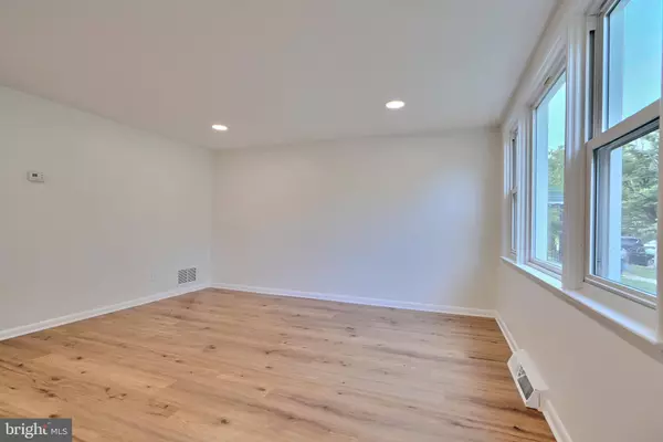 5470 CEDONIA AVE, Baltimore, MD 21206