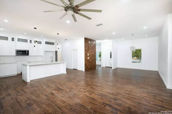 166 Rockingshire Ct, Spring Branch, TX 78070