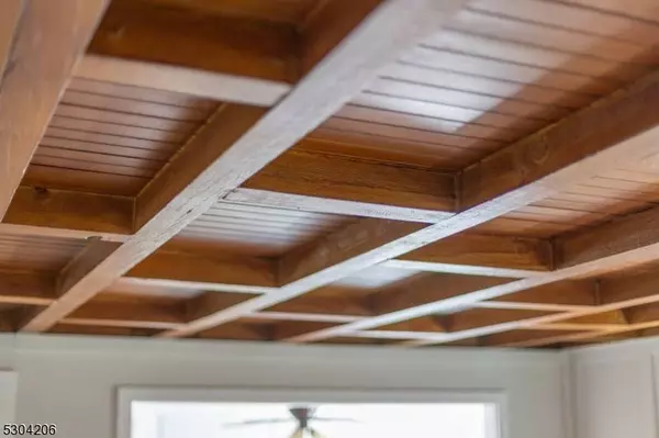 2 Seminole Trl, Jefferson Twp., NJ 07438