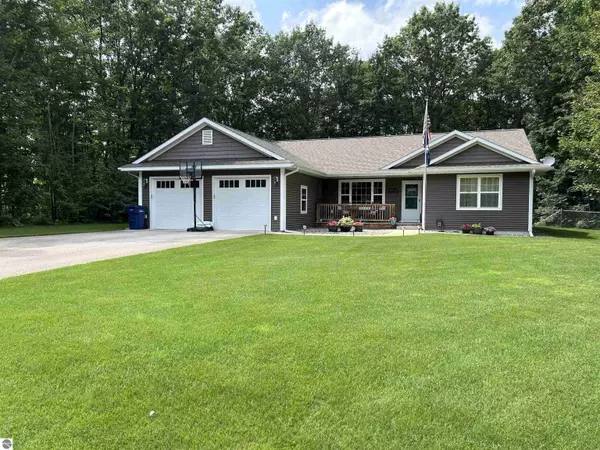 299 Woodsedge Drive, Fife Lake, MI 49633