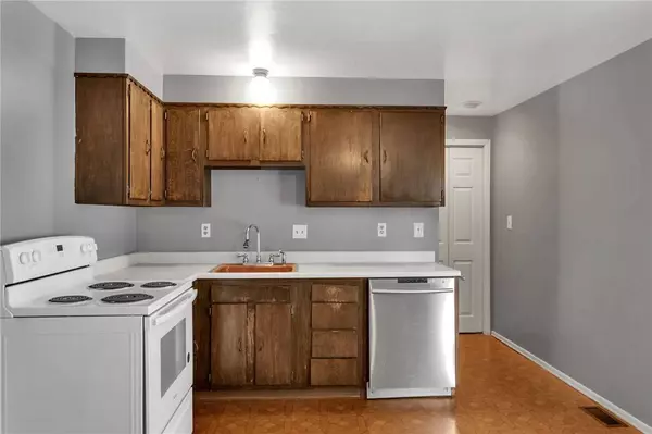 411 Alpine Village Dr, Monroeville, PA 15146