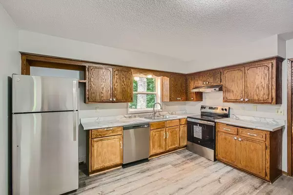 6101 71st AVE N, Brooklyn Park, MN 55429