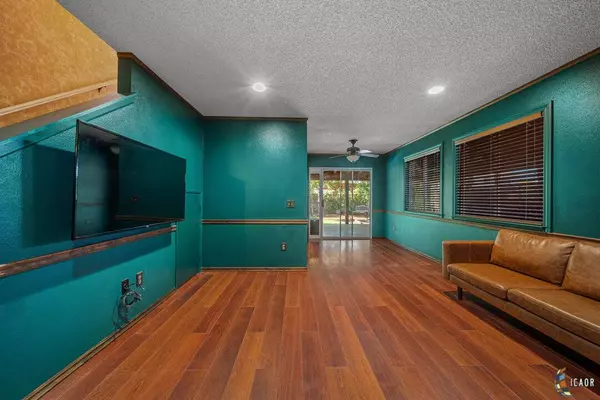 2131 W Holt Ave, El Centro, CA 92243