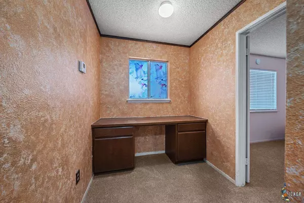 2131 W Holt Ave, El Centro, CA 92243