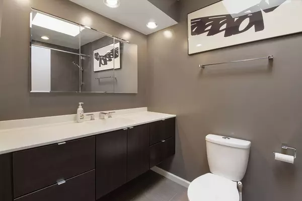 4135 Timberlane DR, Northbrook, IL 60062