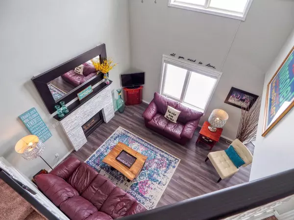 112 Darling CRES, Red Deer, AB T4R 2V8