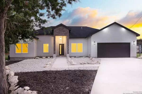 166 Rockingshire Ct, Spring Branch, TX 78070