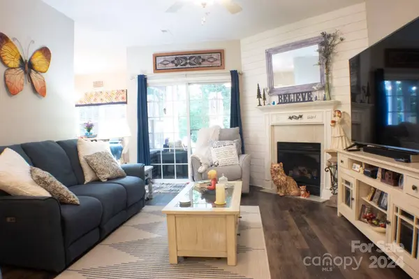 1352 21st AVE NE, Hickory, NC 28601