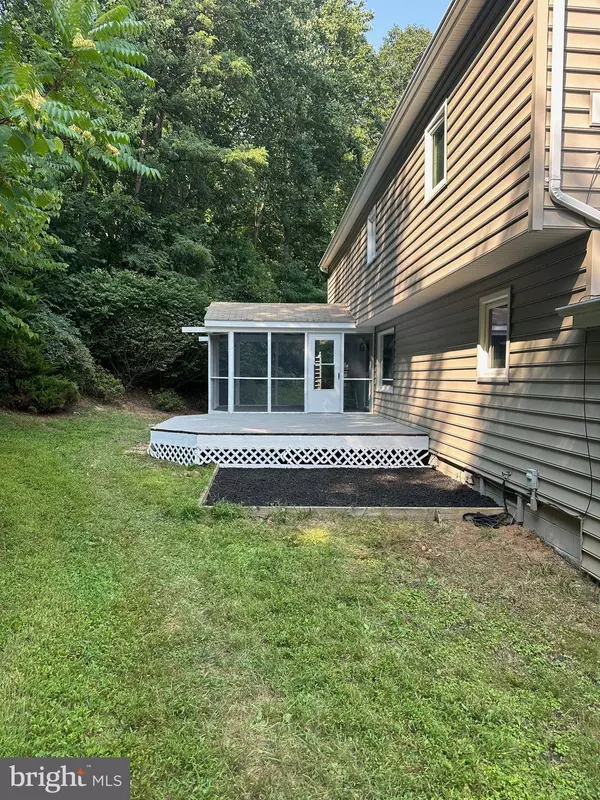 9830 WINEBERRY RD, Marshall, VA 20115