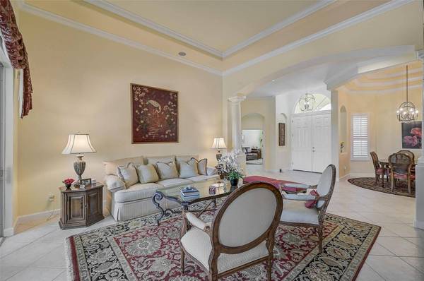 198 MONTELLUNA DR, North Venice, FL 34275