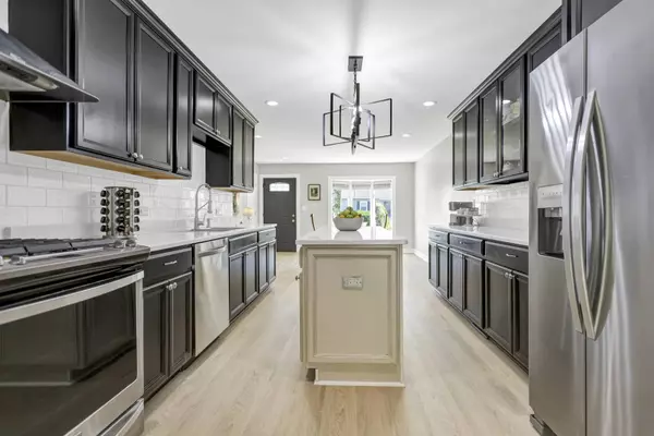 446 Norton AVE, Glendale Heights, IL 60139