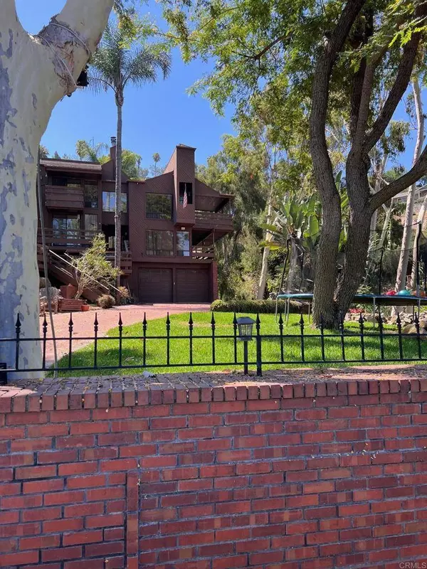 9909 Lemon Ave, La Mesa, CA 91941