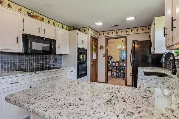 3304 Daisy Circle, Richardson, TX 75082