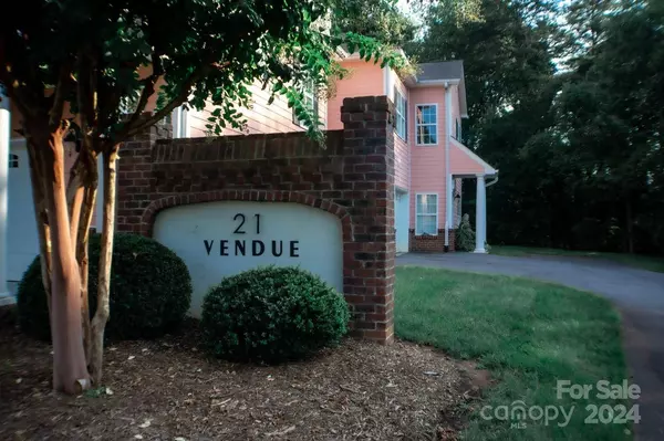 1352 21st AVE NE, Hickory, NC 28601