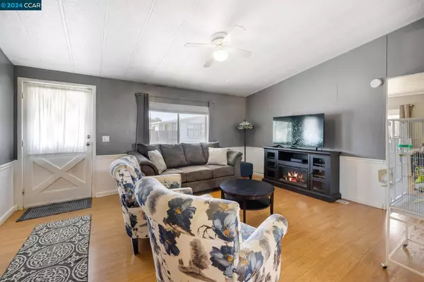 7855 Cottonwood Ln #36, Sacramento, CA 95828