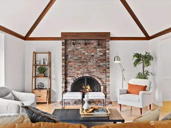 13202 NE 55th PL, Bellevue, WA 98005