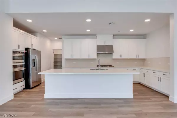 10055 Evergreen Pine Street, Las Vegas, NV 89166