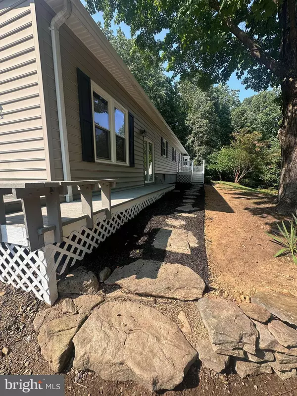 9830 WINEBERRY RD, Marshall, VA 20115