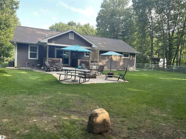 299 Woodsedge Drive, Fife Lake, MI 49633