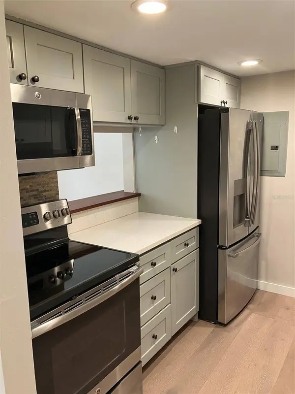 1575 GREENLEA DR #5, Clearwater, FL 33755