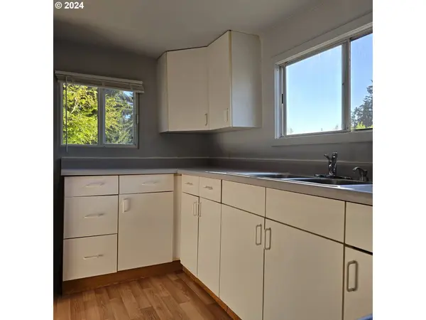 7080 THURSTON RD #21, Springfield, OR 97478