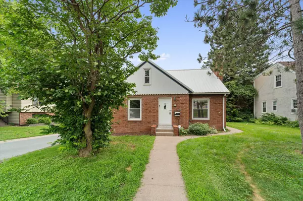 830 17th AVE N, South Saint Paul, MN 55075