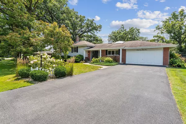 4135 Timberlane DR, Northbrook, IL 60062