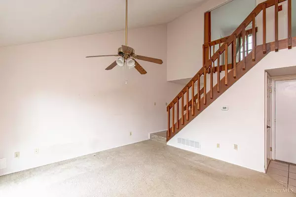 1523 Eagle Highlands Dr, Fairborn, OH 45324