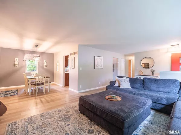 503 WILSHIRE DR, Washington, IL 61571