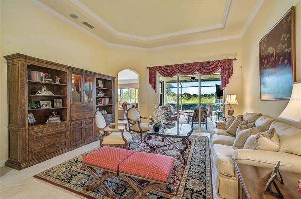 198 MONTELLUNA DR, North Venice, FL 34275