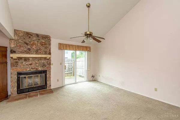 1523 Eagle Highlands Dr, Fairborn, OH 45324