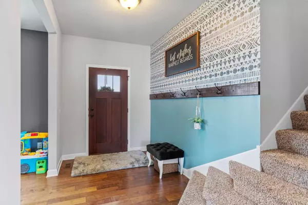 6057 158th ST W, Apple Valley, MN 55124