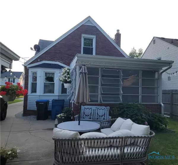 585 Sylvandale AVE, Oregon, OH 43616