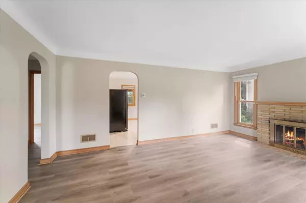 830 17th AVE N, South Saint Paul, MN 55075