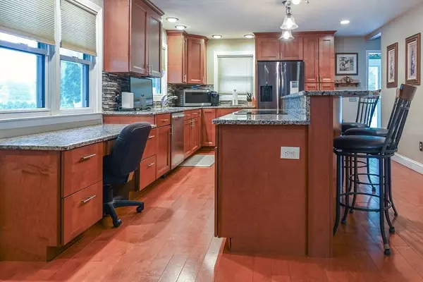 54 Lawn St, South Hadley, MA 01075