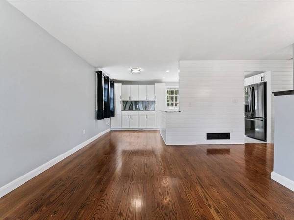 23 James St, Framingham, MA 01701