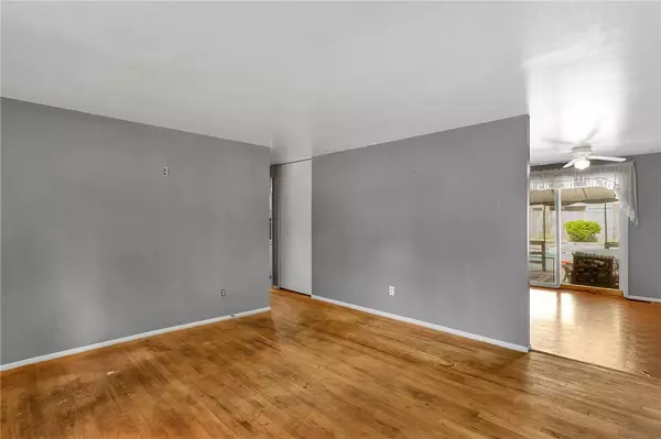 411 Alpine Village Dr, Monroeville, PA 15146