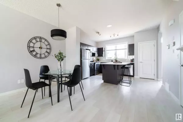 2115 160 ST SW, Edmonton, AB T6W 4E5