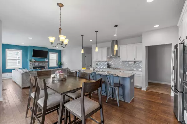 6057 158th ST W, Apple Valley, MN 55124