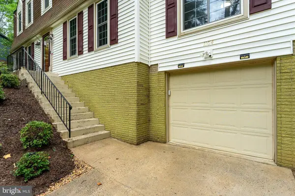 1104 BLACKBEARD DR, Stafford, VA 22554