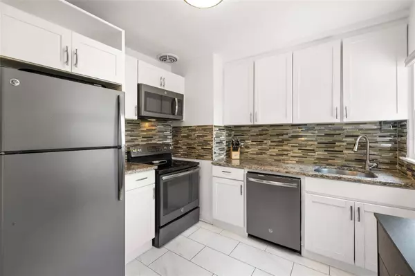 311 W NORTH BAY ST, Tampa, FL 33603