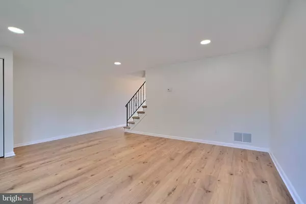 5470 CEDONIA AVE, Baltimore, MD 21206