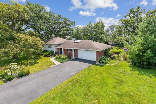 4135 Timberlane DR, Northbrook, IL 60062