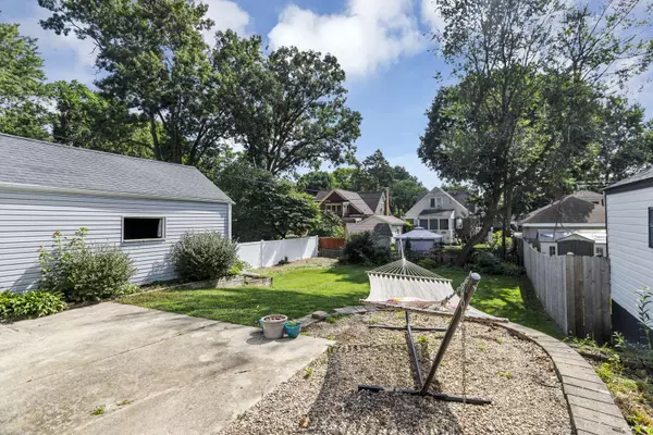 1031 Logan AVE, Elgin, IL 60120