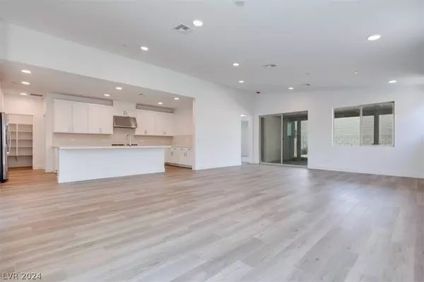 10055 Evergreen Pine Street, Las Vegas, NV 89166