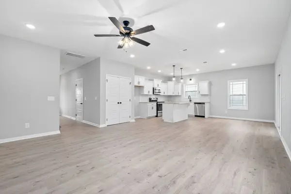 241 Wesson Dr, Clarksville, TN 37043