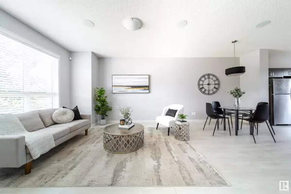 2115 160 ST SW, Edmonton, AB T6W 4E5