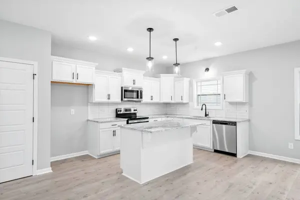 241 Wesson Dr, Clarksville, TN 37043