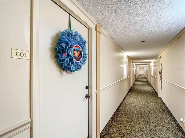 1 KEY CAPRI #601W, Treasure Island, FL 33706