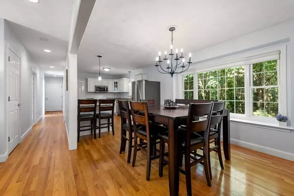 7 Duncan Dr, North Andover, MA 01845